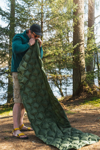 HIGHLANDER NAP-PAK INFLATABLE SLEEPING MAT